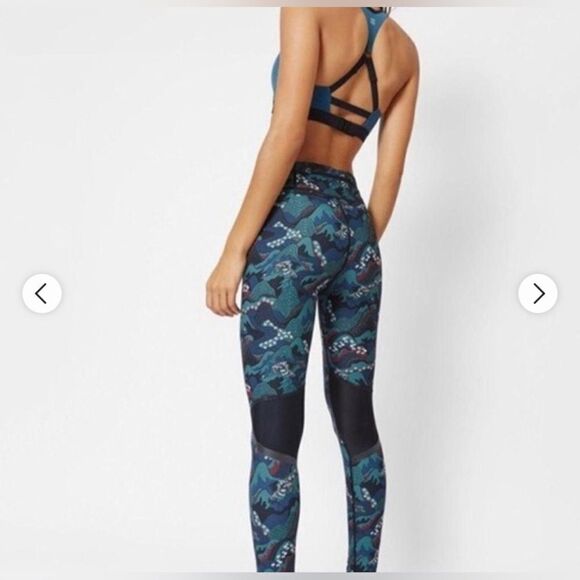 Sweaty Betty London zero gravity leggings in Japanese floral size small short - Picture 2 of 8